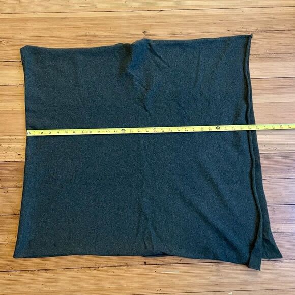 Pink Pineapple cashmere poncho/topper. Heathered loden green. O/S. - Picture 6 of 14